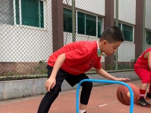 篮球防守滑步实战教学设计（从基础动作到实战应用，掌握篮球防守滑步技巧）