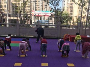 幼儿园篮球防守原地拍球的技巧与意义（提高幼儿篮球基本功，培养集体意识与合作精神）