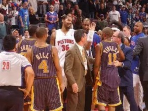 NBA进攻犯规球员排行榜（分析NBA球员犯规数据，揭示进攻策略的破绽）