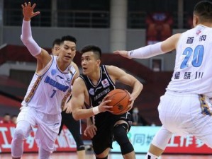 掌握时机，合理上手——篮球防守技巧解析（以篮球防守什么时候可以上手？）