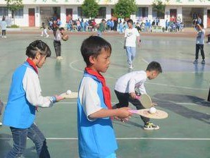 乒乓球接力的技巧与战略（提高团队协作，优化乒乓球接力表现）