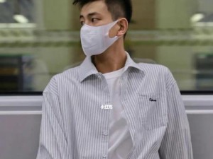 男士夏季游泳鞋搭配技巧（时尚舒适，让夏日更精彩！）
