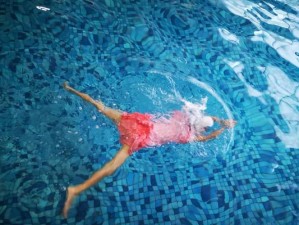 游泳潜水排压技巧大全（掌握游泳潜水技巧，轻松排压畅游）