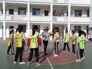 小学生篮球防守技巧大揭秘（提升防守能力，让你成为篮球场上的守护神）