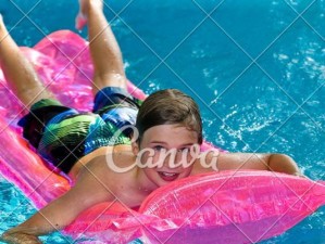 掌握直立漂浮技巧的终极指南（游泳直立漂浮技巧大全及训练方法）