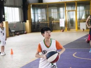 打团如何巧妙躲避防守的技巧（破解对方的防守策略，提高个人进攻效率）