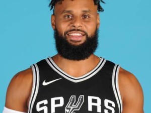 篮球防守站位的重要性（1-5号位在篮球比赛中的防守站位技巧与策略）