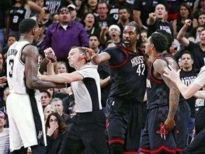 2015年NBA球员打架排行榜（记录NBA球场上的火爆瞬间，揭秘2015年最激烈的球员争斗）