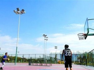 篮球场上的防守技巧与策略（如何提高篮球场上的防守能力）
