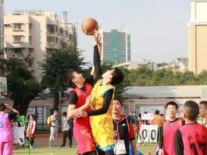 小学生正确篮球防守方式（学习篮球基本技巧，成为出色的篮球防守者）