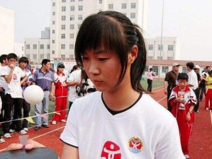乒乓球抛起后接住球的技巧（提升接球技术，助你成为乒乓球高手）