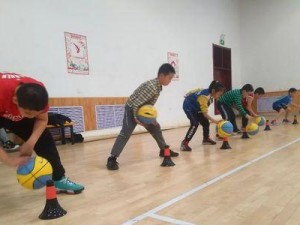 篮球防守教学青训的总结与反思（探索青训中篮球防守教学的有效方法与策略）