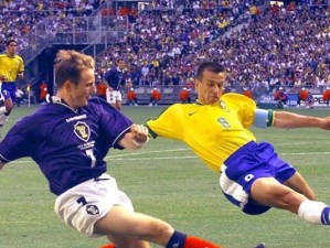 2006世界杯（揭秘乌克兰在2006世界杯上的进攻战术和进球精彩瞬间）