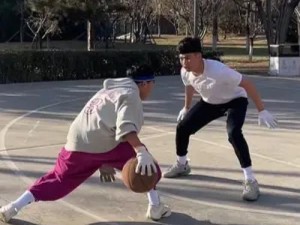 篮球1v1防守技能训练之突破对手的关键（提升防守能力，成为无人可挡的篮球王者）