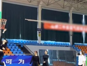 篮球场防守队员身高要求的重要性（如何选择合适身高的防守队员）