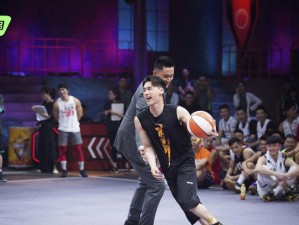 篮球1v1防守技巧揭秘（如何有效防守对手，化解进攻威胁？）