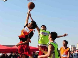 3v3篮球防守之三分抢球战术的有效性（探讨篮球3v3比赛中以防守三分抢球的策略及效果分析）