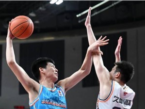 篮球防守配合的重要性（以篮球交换防守配合提高比赛胜率）