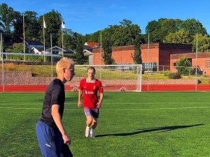 国外足球过人实用技巧（提升你的足球技术，从过人开始）